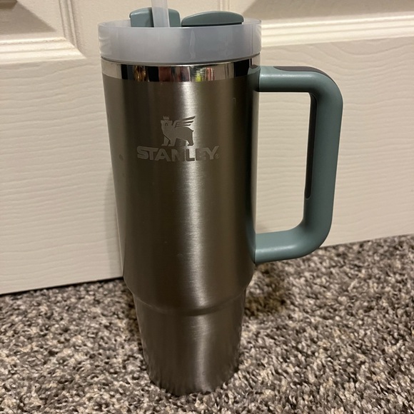 Stanley - Picture 1 of 1